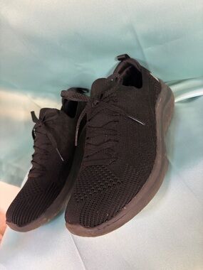 Sketchers Black Knit Memory Foam Pull On Sneakers girls sz 4